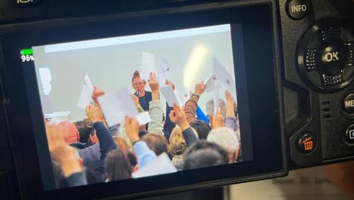 Selina Nicolay, Stiftungsratspräsidentin SGO, kann aufatmen: Ihre Wohngemeinde Bever hat alle vier Anträge einstimmig angenommen. Foto: David Truttmann/fmr