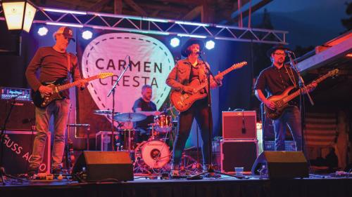 Carmen Cresta dürant il concert e las registraziuns per seis terz album: «Carmen Cresta live» (fotografia: mad).