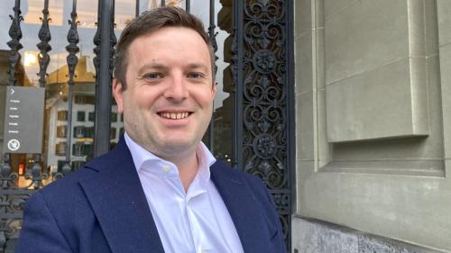 Jon Pult es tuornà sco cusglier naziunal in sia patria pel discuors dals prüms avuost (fotografia: Jon Duschletta).