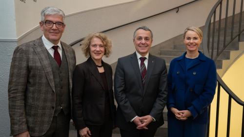 Da schnestra: il cusglier guvernativ Jon Domenic Parolini, la presidenta da la cità da Turich Corine Mauch, il cusglier federal Ignazio Cassis e la presidenta da la regenza dal chantun Turich Nathalie Rickli (fotografia: eda/dfae).