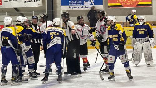 Der entscheidende Treffer des EHC Kreuzlingen-Konstanz in der Verlängerung wurde lange diskutiert. (Foto: Nicolo Bass).