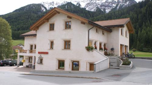 La Chasa Polivalenta a Valchava chi tocca al cumün da Val Müstair es gnüda fabrichada i’ls ons 1994/95 (fotografia: Manuela Gross).