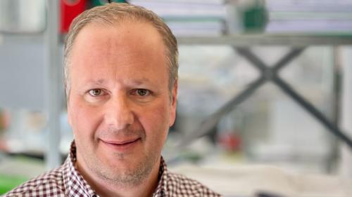 Romeo Cusini es il nouv president cumünel da Zuoz (fotografia: mad).