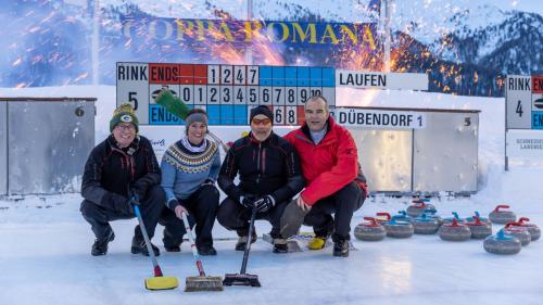 Zum neunten Mal siegte Dübendorf I an der 55. Coppa Romana der Curler in Silvaplana: Skip Werner Attinger, Markus Foitek, Marina Hauser, Armin Hauser. Foto: Roger Fiechter