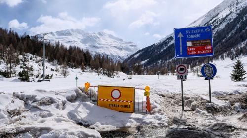 Die Verbindung über die Forcola bleibt auch im Olympiawinter 2026 für den Verkehr geschlossen. Fotos: Jon Duschletta