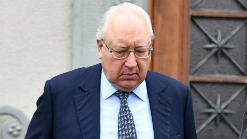 Urs E. Schwarzenbach davo ün process a Bülach. fotografia: Keystone