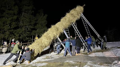 Il metter in pè a l'Hom Strom es mincha jada üna sfida. Foto: Fadrina Hofmann
