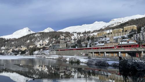 Bekenntnis aus St. Moritz zu Sanadura. Foto: Fadrina Hofmann