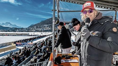 Jn Erik Franck, der Speaker des Snow POlo Turniers. Foto: fotoswiss.com/Giancarlo Cattaneo