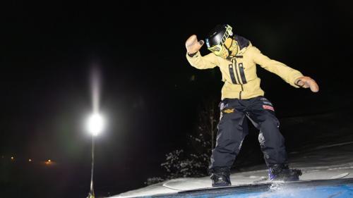 Atlets dürant ün trenamaint i’l «railpark» a Tarasp (fotografia: Dominik Täuber).