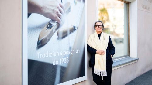 Maya Repele maina daspö ses ons la gestiun da la Tessanda Val Müstair.  fotografia: Mayk Wendt/Tessanda Val Müstair