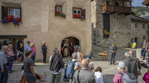 Gian Travers raquinta da sia vita. Foto: Yanik Bürkli