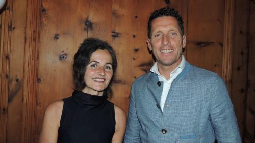 Ils duos referents Katharina Hohenstein ed Uli Veith in occasiun da  l’inscunter cultural a Müstair (fotografia: Benedict Stecher).