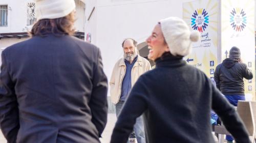 Öglieda critica dal magi da pleds e da formulaziuns poeticas. Göri Klainguti ho visito in marculdi il Öglieda critica dal magi da pleds e da formulaziuns poeticas. Fotografia: Jon Duschletta