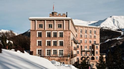 L’Hotel Castell a Zuoz es gnieu vendieu in november 2024 als proprietaris da la «Galerie Hauser & Wirth» (fotografia: mad).