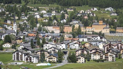 La vschinauncha da Zuoz voul realiser üna concurrenza d'architectura per ün nouv edifizi da scoulina e da la scoula primara (fotograifa: Daniel Zaugg).