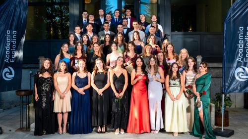 Die Diplomfeier der Maturandinnen und Maturanden fand am Wochenende im Hotel Reine Victoria in St. Moritz statt. Foto: z. Vfg